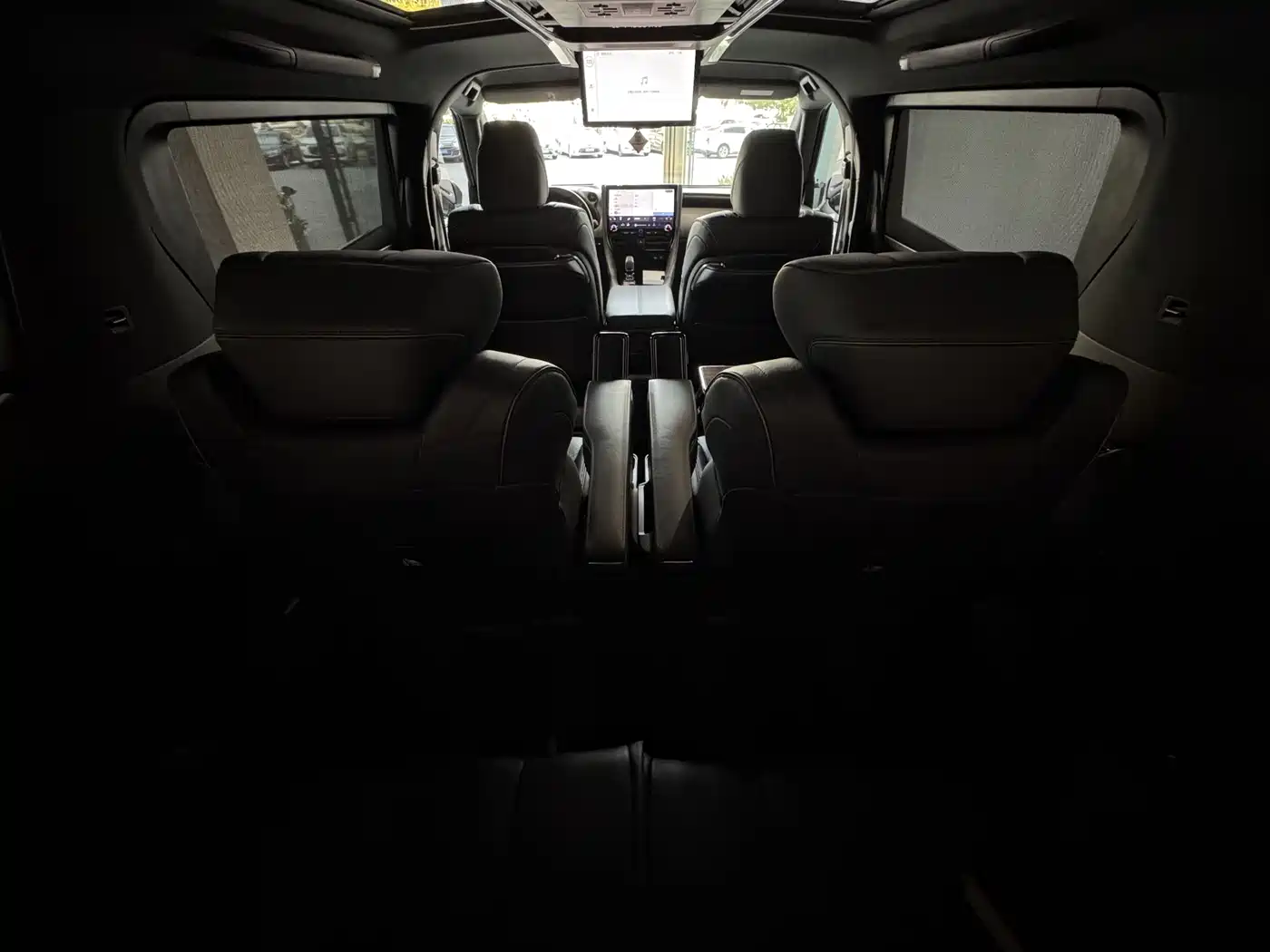 Toyota Alphard фото 22