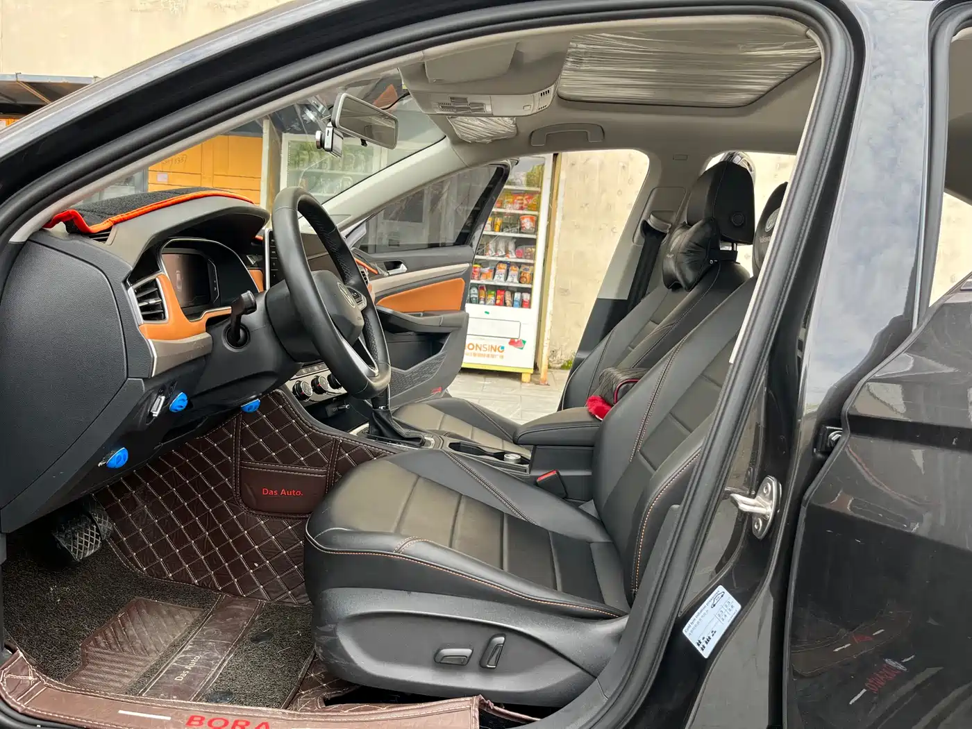 VOLKSWAGEN BORA