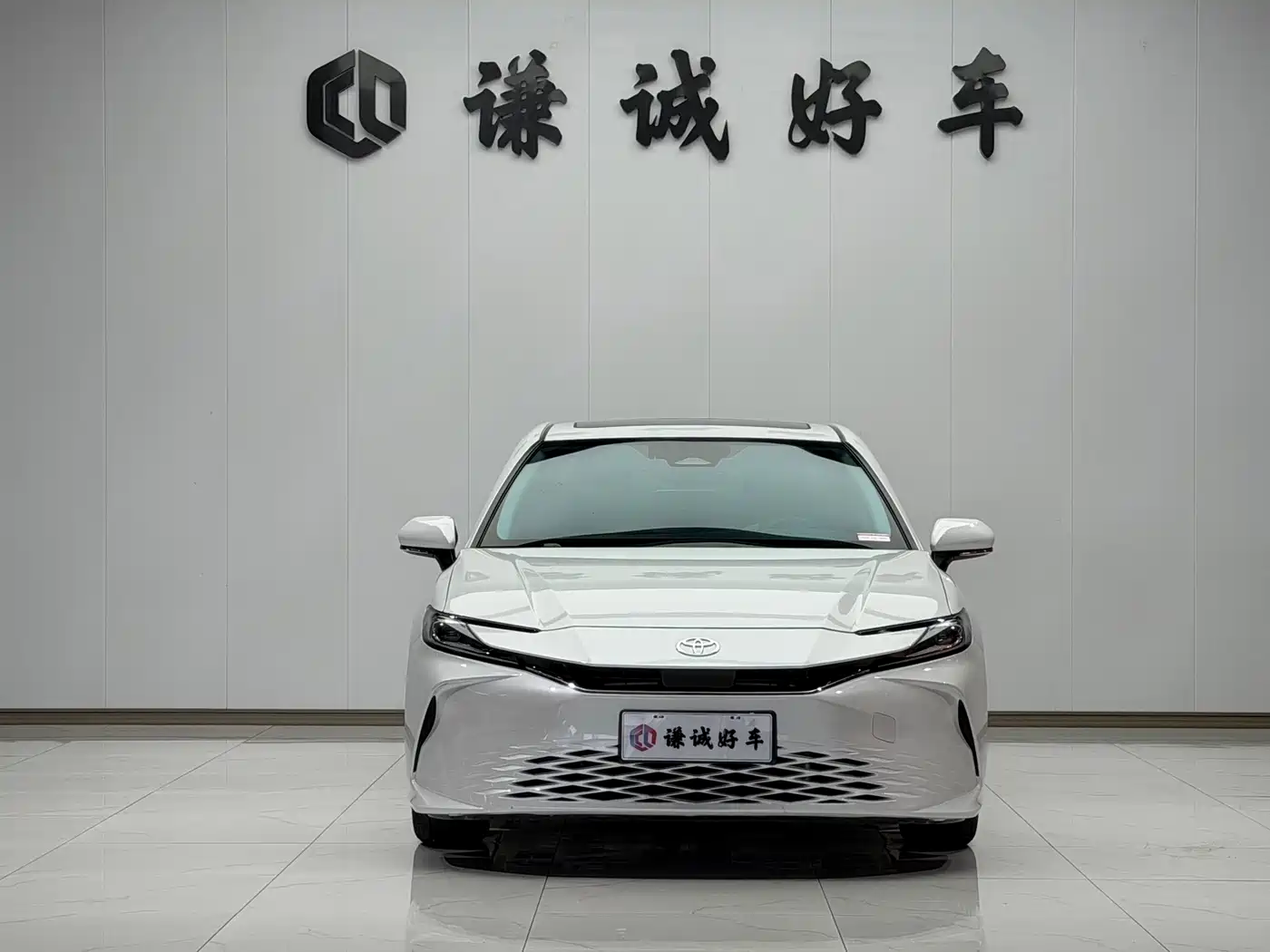 Toyota Camry 2025 2024 Hybrid 2.0HGVP Luxury Edition