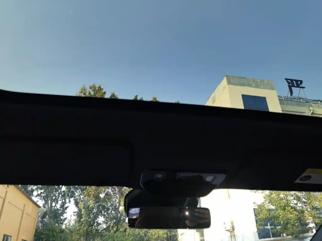 Фото 18 - Li Auto i6