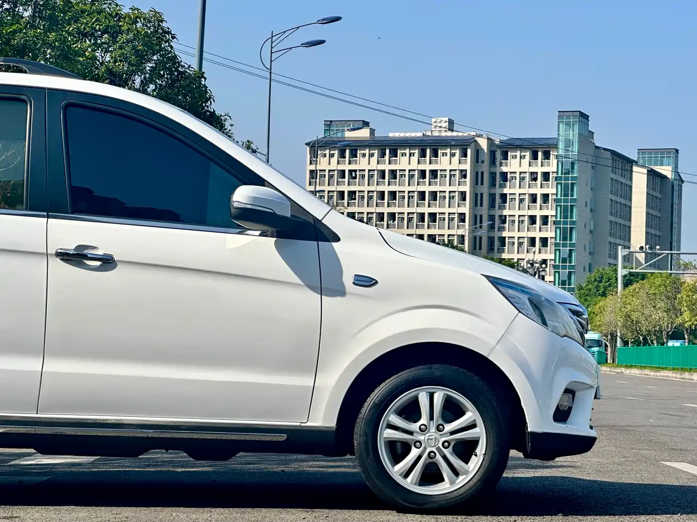 BAIC Huansu H2 2016 2015 1.5L AMT Luxury BJ415C
