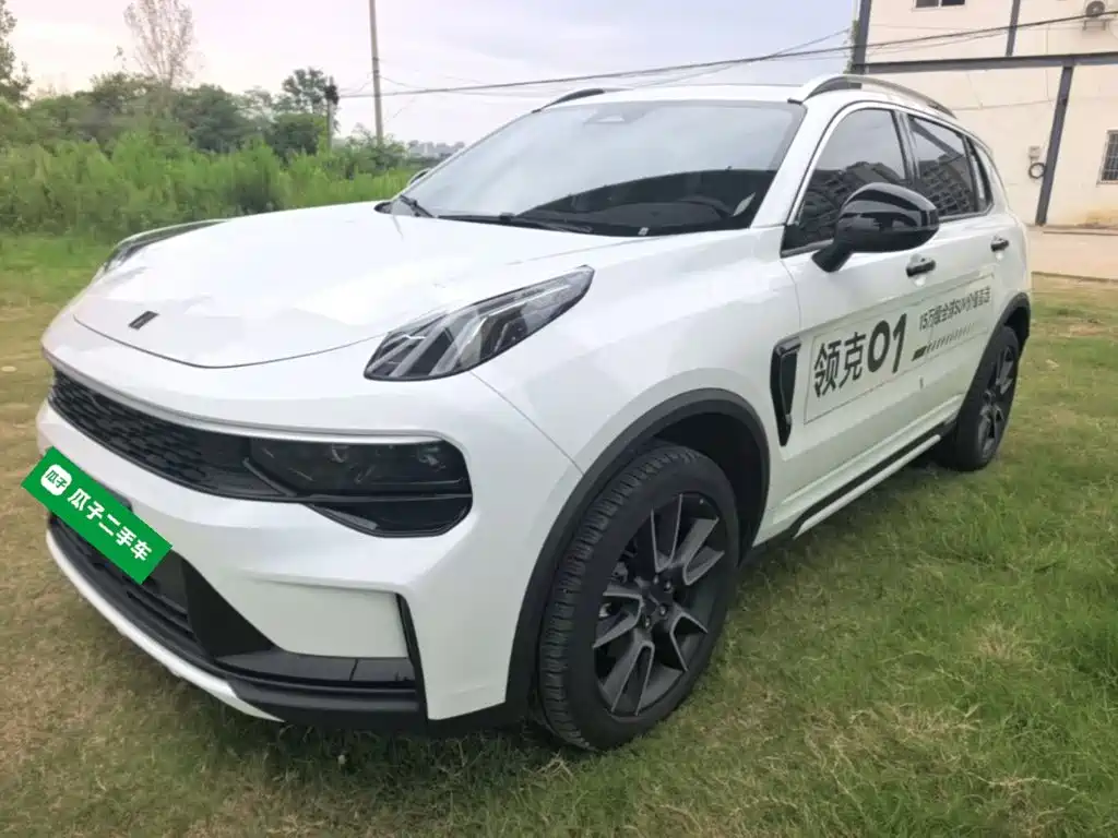Фото 2 - Lynk & Co 01