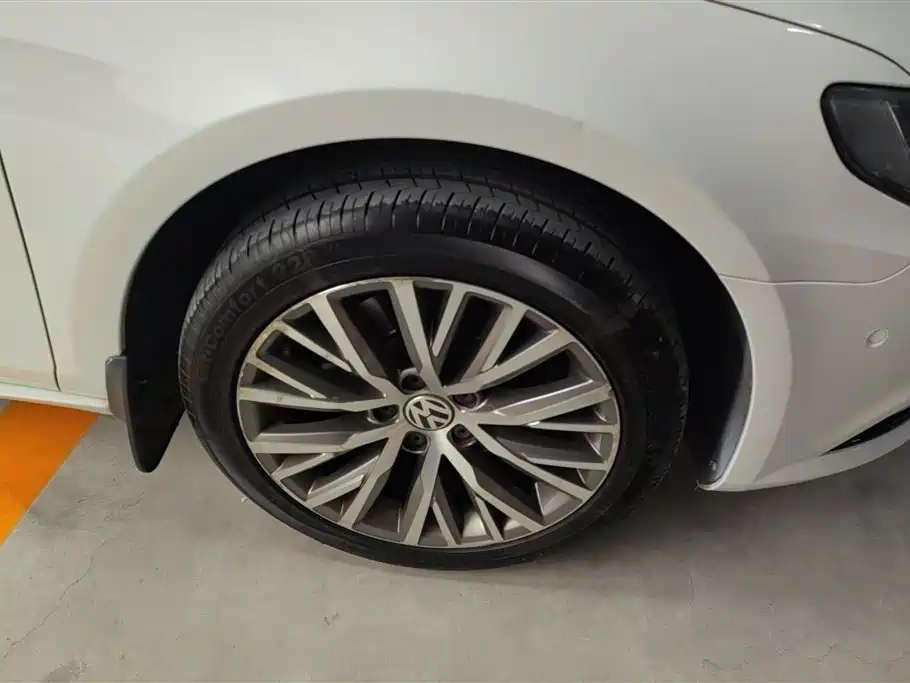 Volkswagen FAW-Volkswagen CC 2016 Model 2.0TSI Luxury фото 6