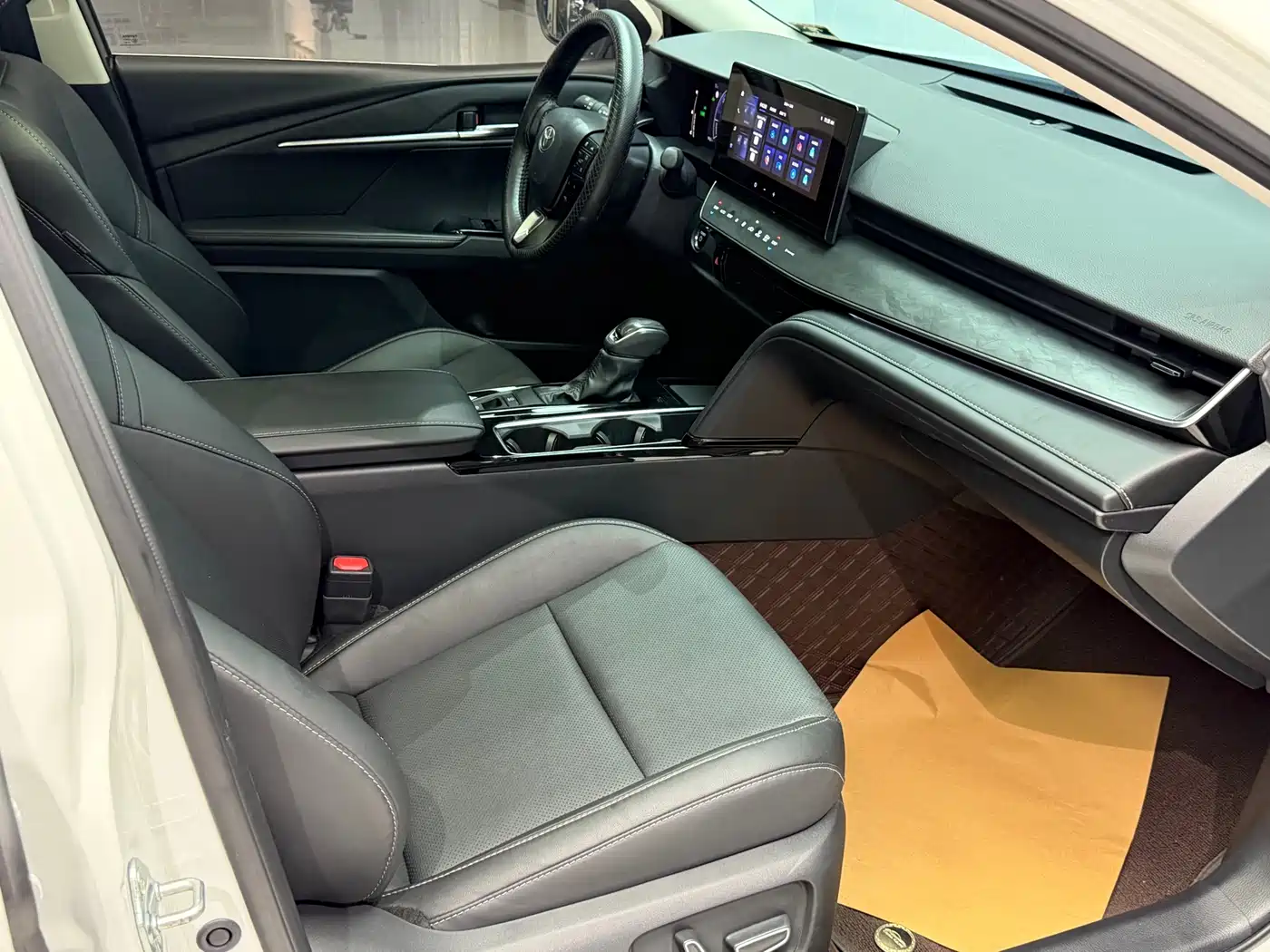 Toyota Camry 2025 2024 Hybrid 2.0HGVP Luxury Edition