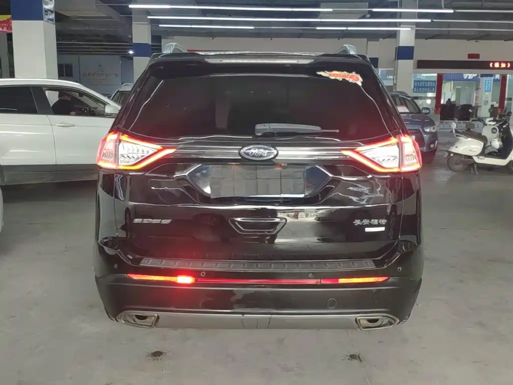 Фото 6 - Ford Edge