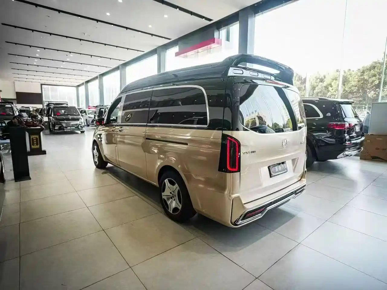 Mercedes-Benz Vito 2026 2024 2.0T Business 7-Seater