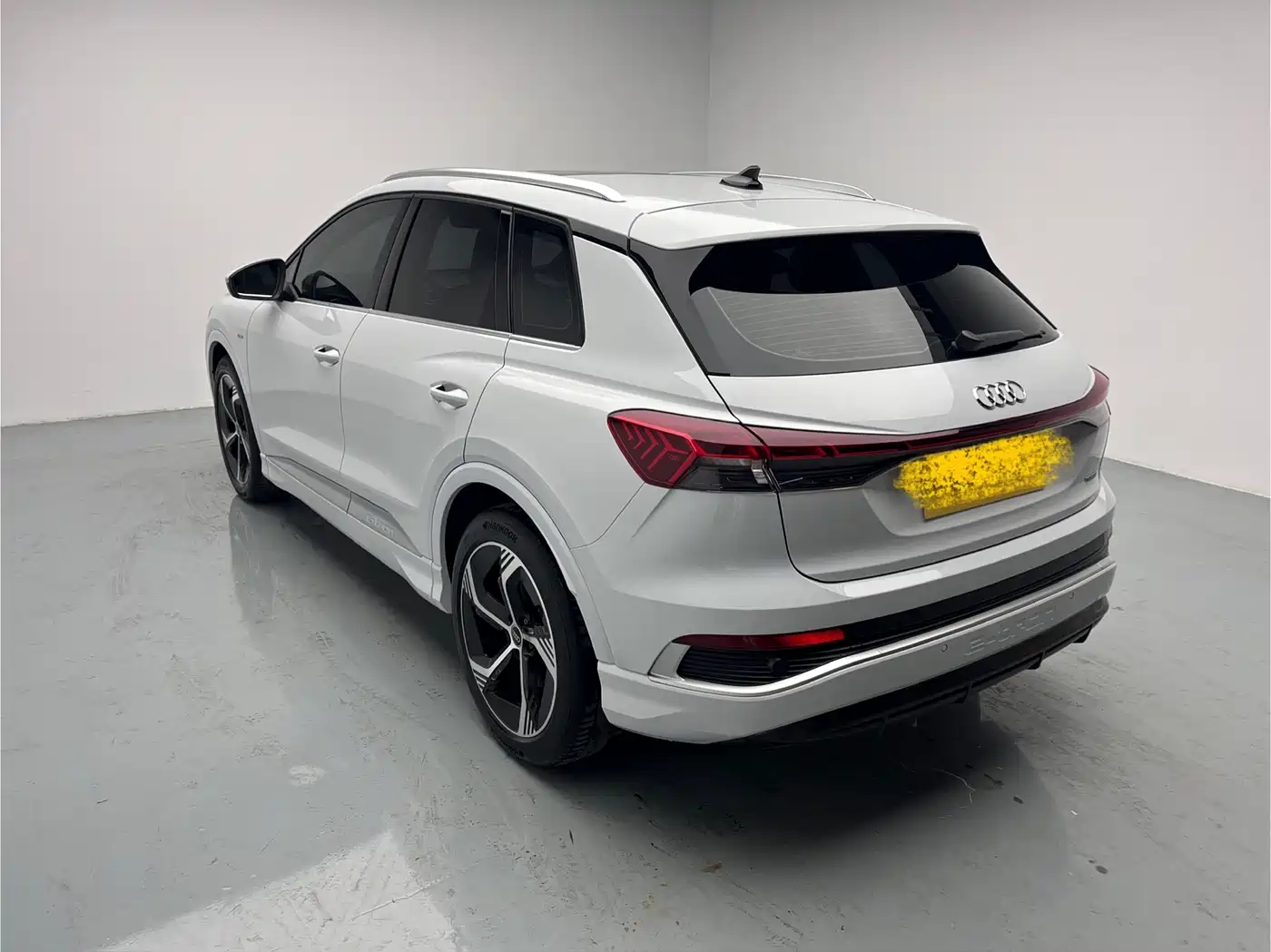 Audi Q4 e-tron 2022 50 e-tron quattro Innovation Edition фото 6