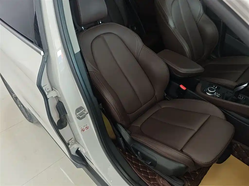 BMW X1 2020 sDrive25Li Leading Model фото 20