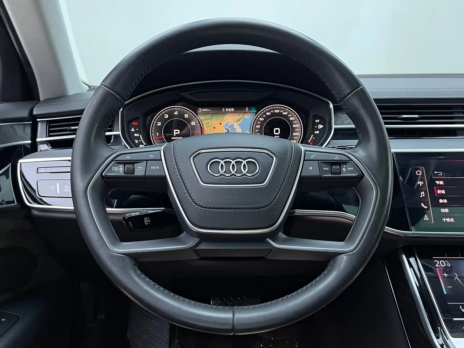صورة 7 - Audi A8