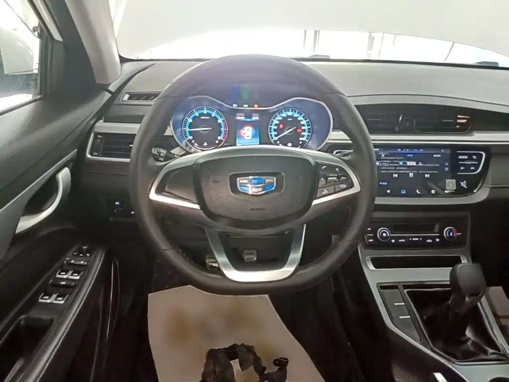 Фото 11 - Geely Vision S1