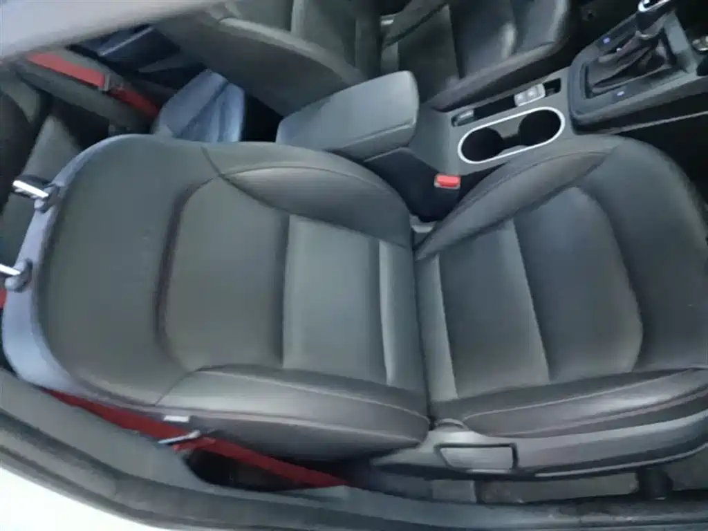 Hyundai Elantra 2019 1.4T Dual-clutch XuanDong·Vitality Type фото 25