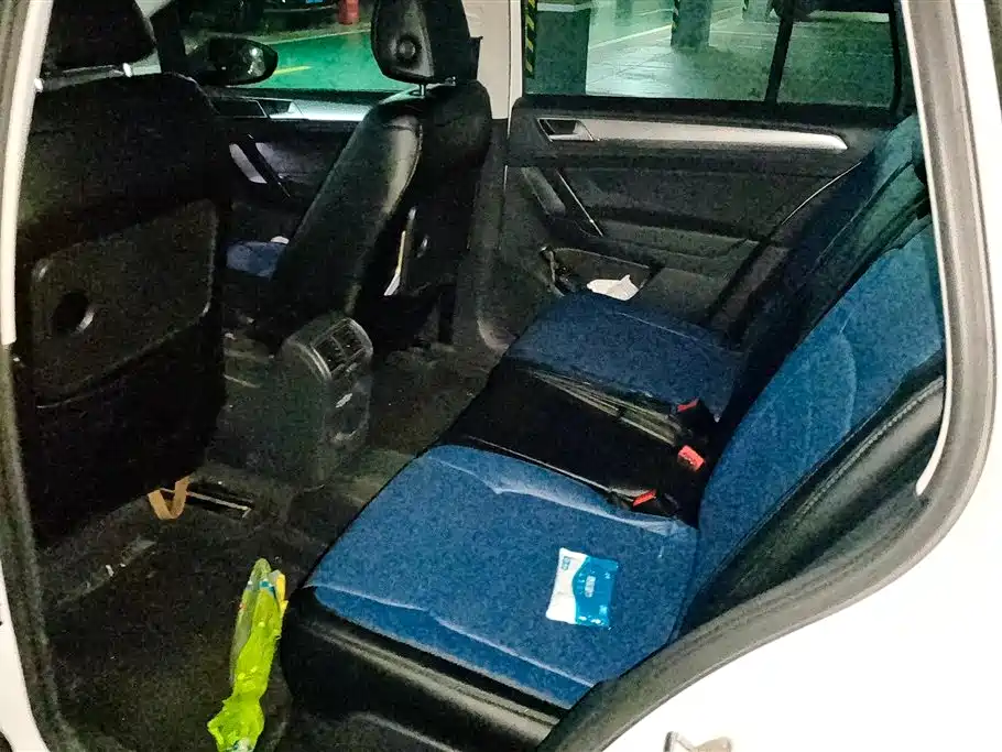 VOLKSWAGEN GOLF*JIAYU