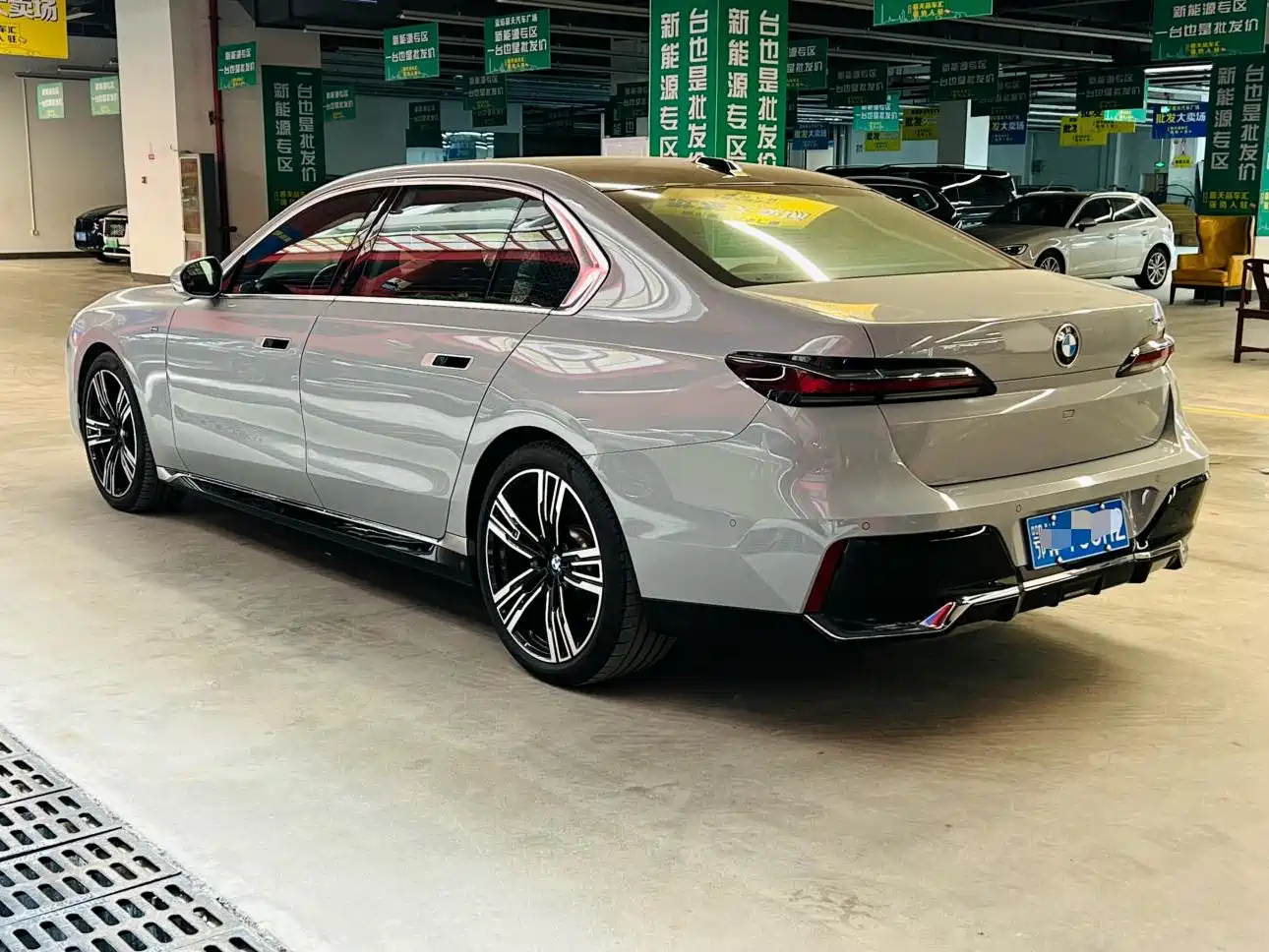 BMW 7 Series 2024 2023 Facelift 740Li Exclusive M Sport Package