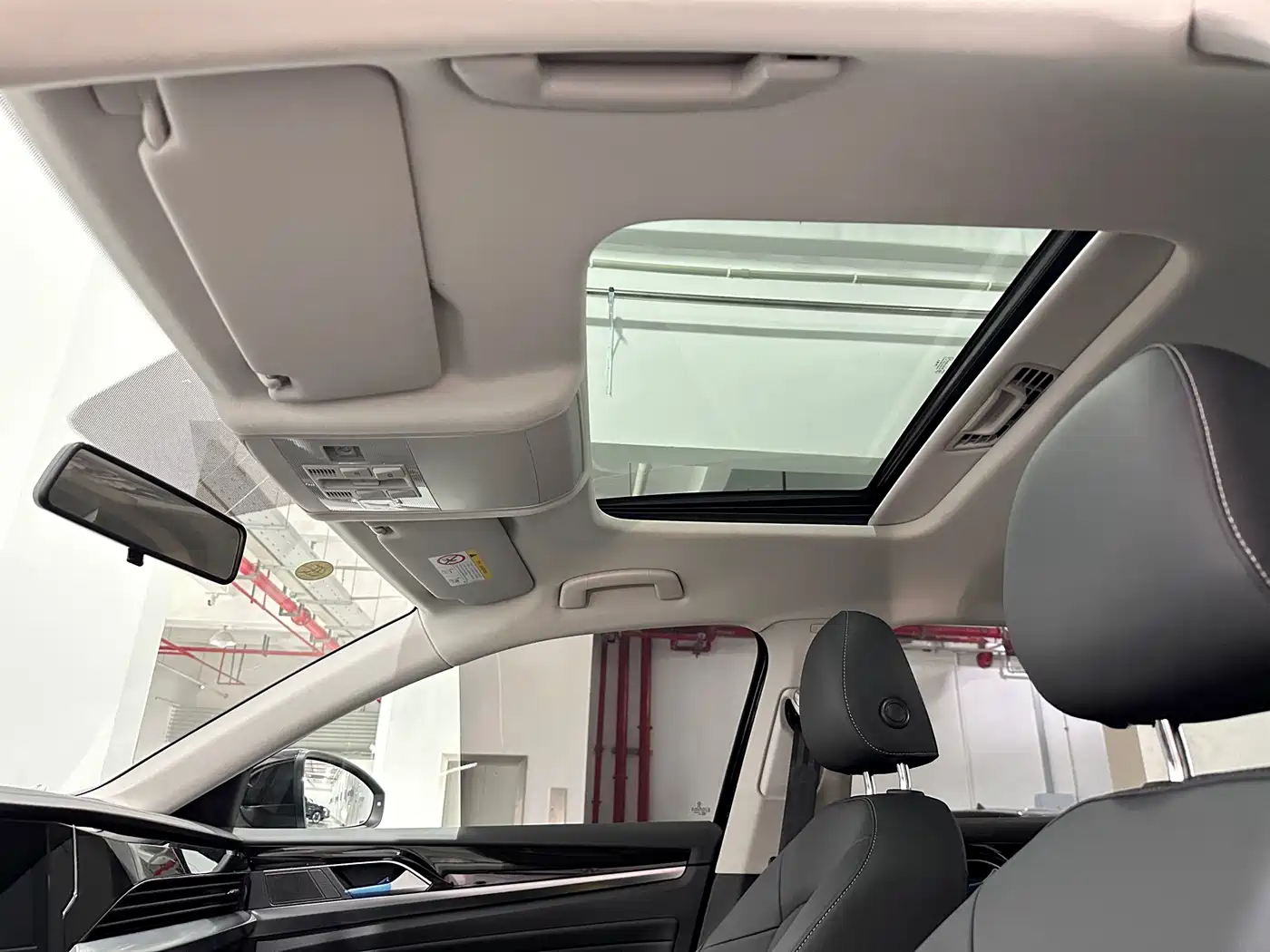 Volkswagen Passat 2024 280TSI Business Edition фото 14