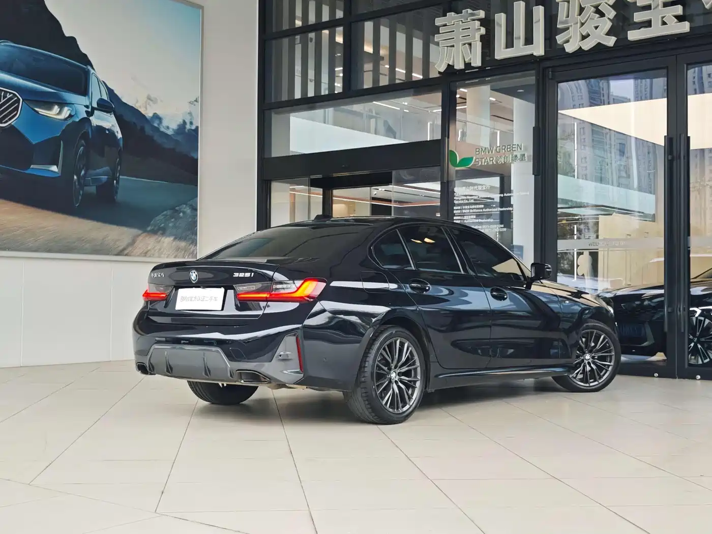 BMW 3 Series 2024 325i M Sport Shadowline Package фото 4