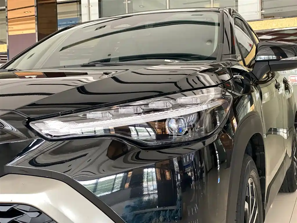 Toyota Frontlander 2023 2.0L Smart Hybrid Dual Engine Luxury Edition фото 8