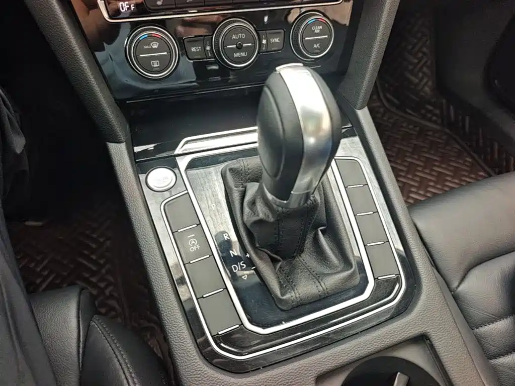 Volkswagen Magotan 2019 330TSI DSG Luxury Class China VI фото 14