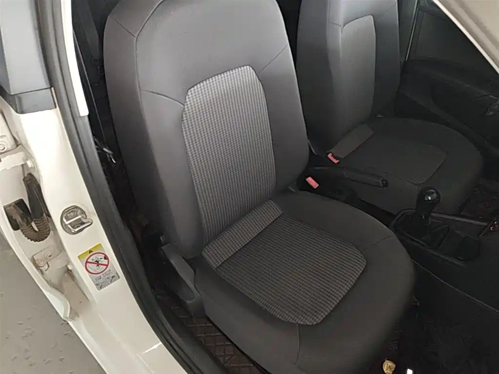 Volkswagen Santana 2016 1.6L Manual Trend Edition фото 25