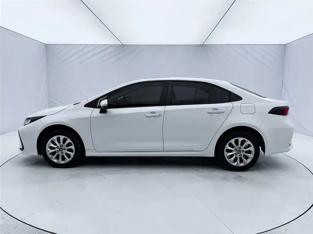 Toyota Corolla 2021 1.2T S-CVT Elite PLUS Edition фото 7