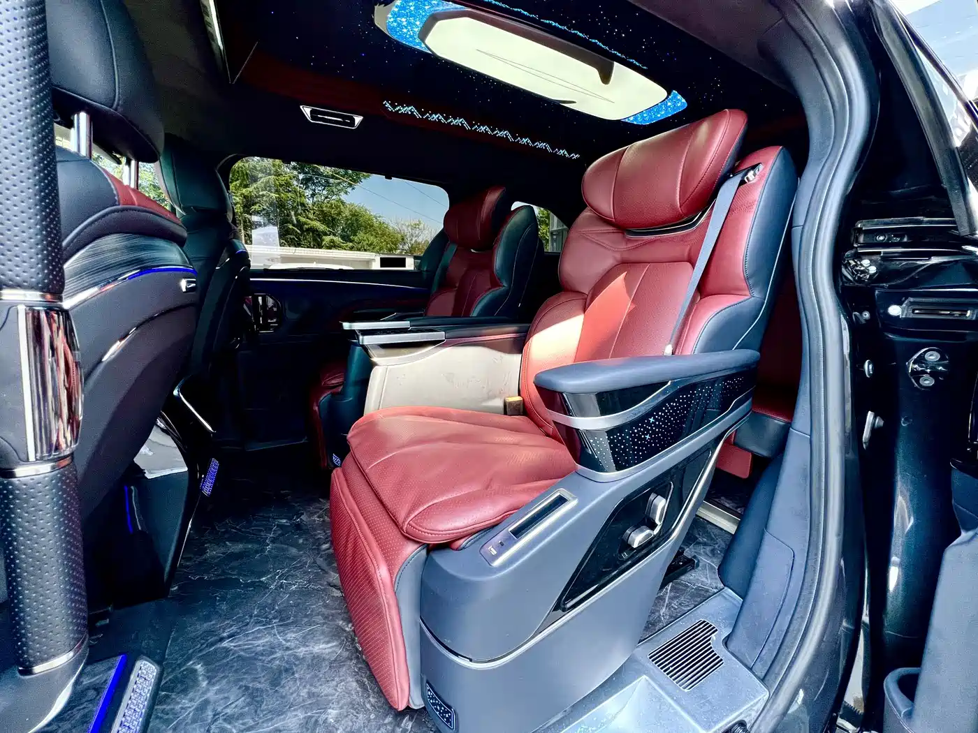 Huadong Auto Huadong Business Van 2026 2025 2.5L Hybrid High Roof Comfort