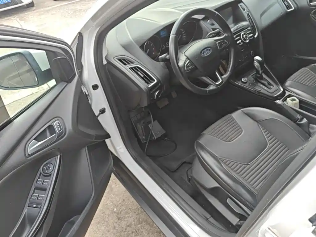 Photo 16 - Ford Focus