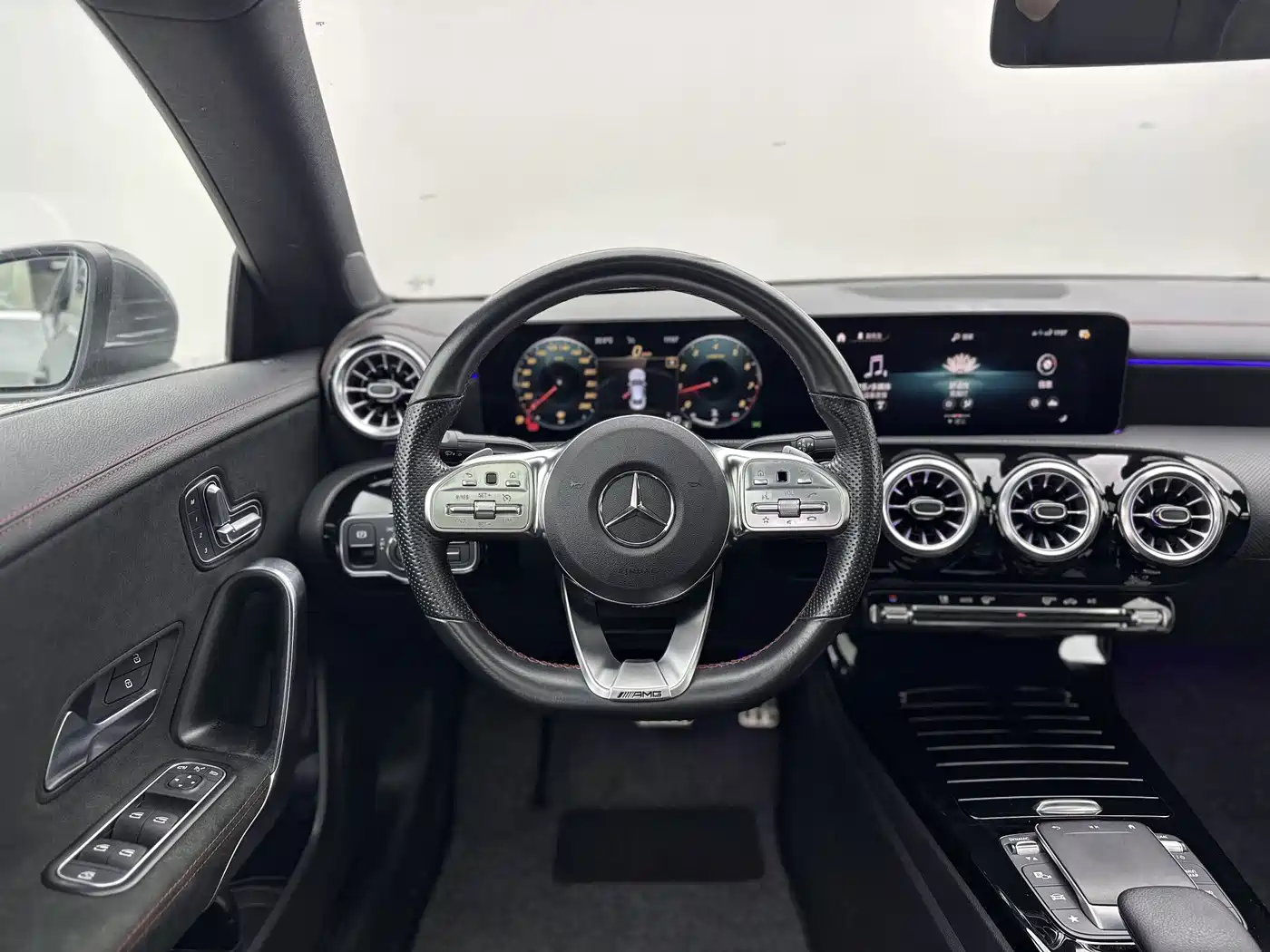 Mercedes-Benz CLA (Import) 2021 CLA 200 фото 6