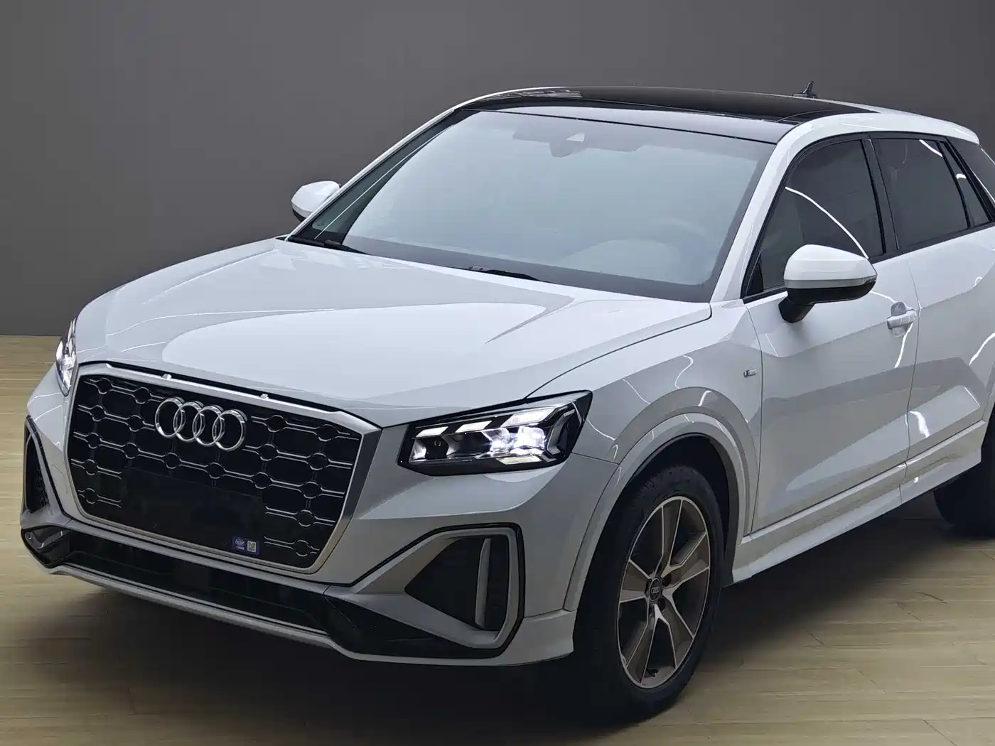AUDI Q2L