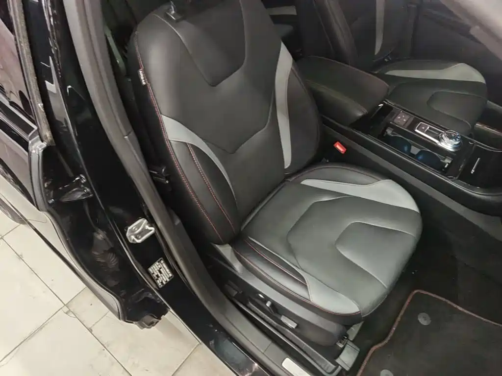 Фото 25 - Ford Edge