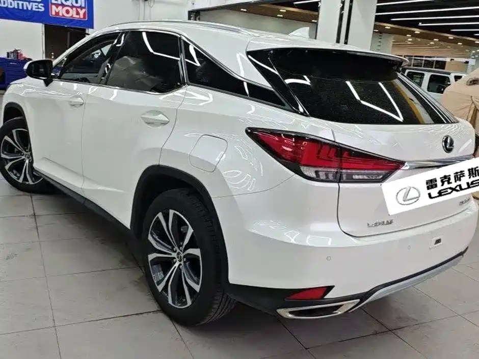 Фото 3 - Lexus RX