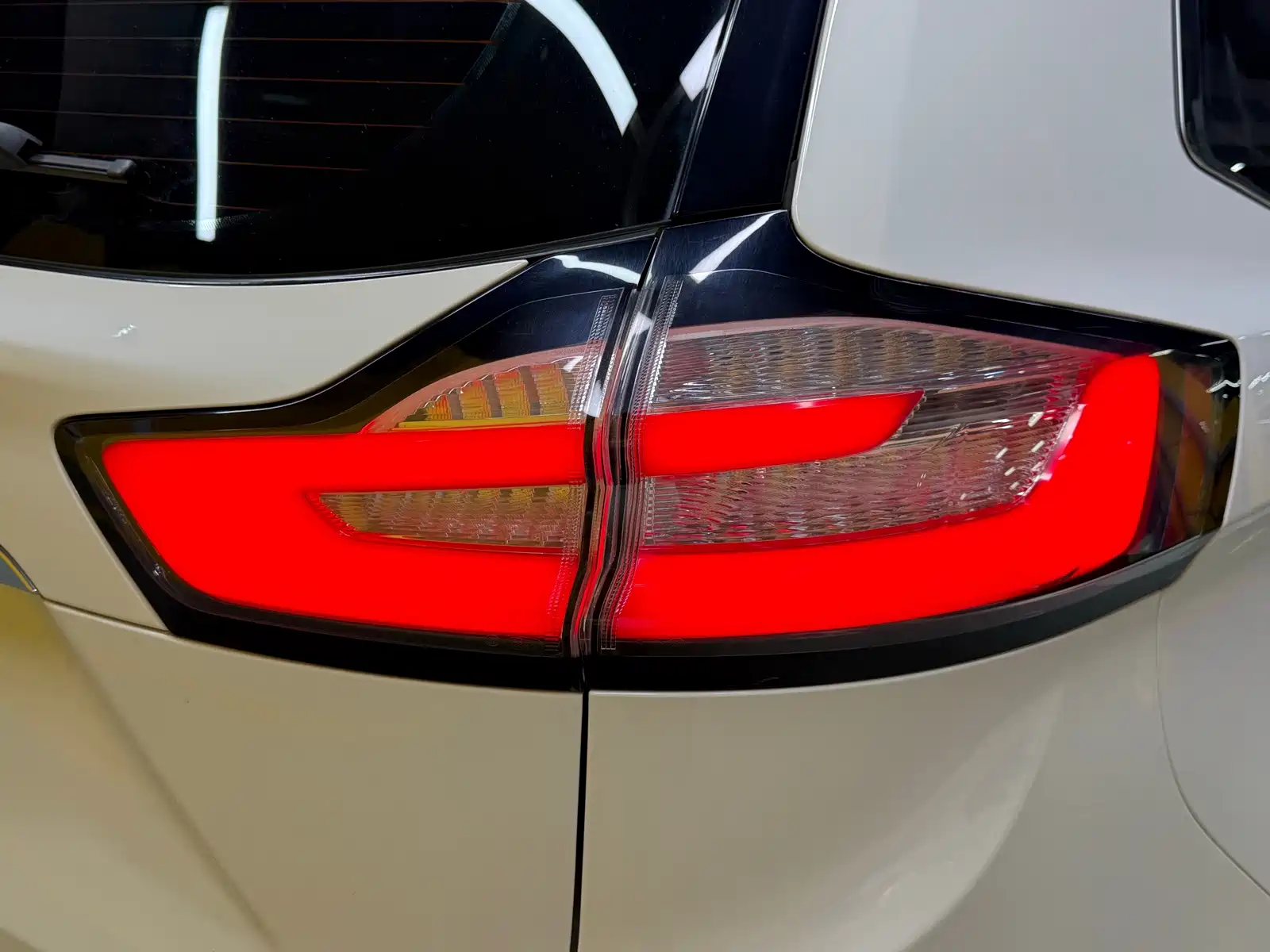 Фото 26 - Ford Edge