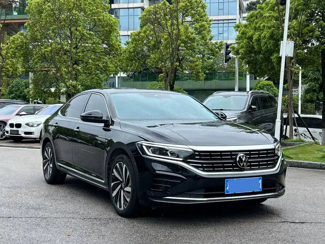 Volkswagen Passat 2025 Outstanding 380TSI Dragon Glory Edition фото 3