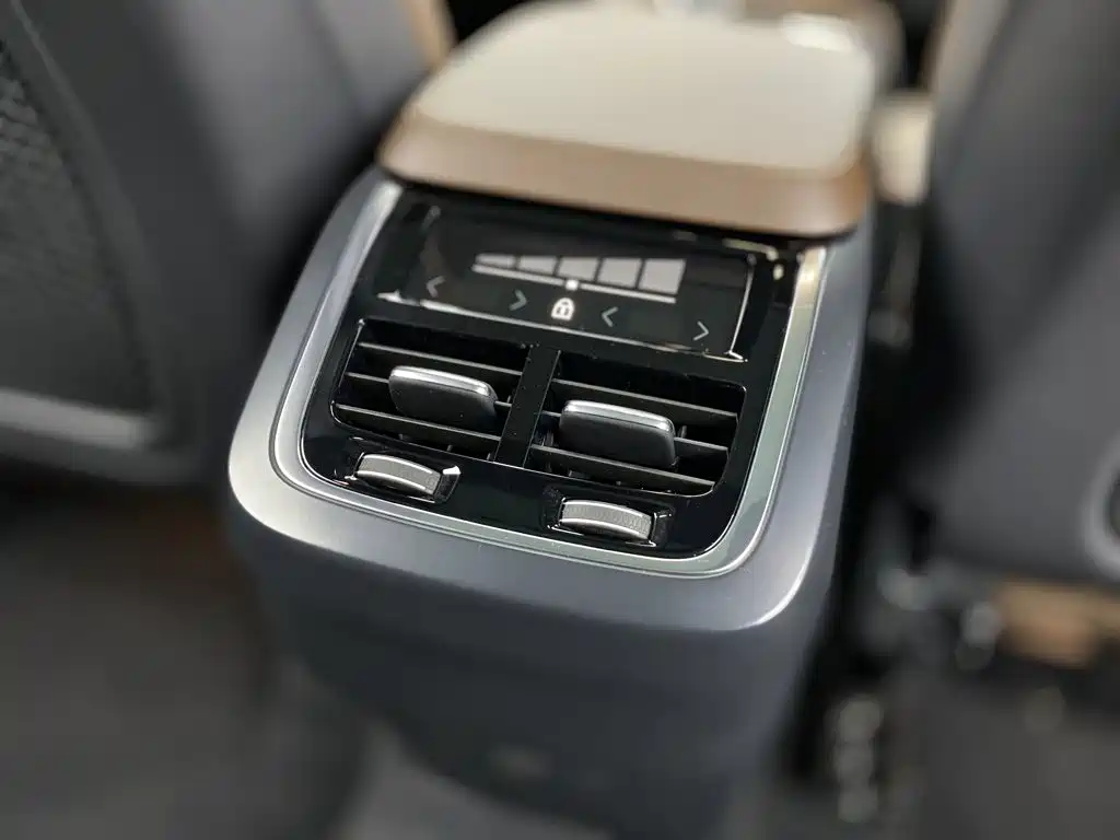 Volvo XC90 2025 2024 B6 Elegance Luxury 7-Seater