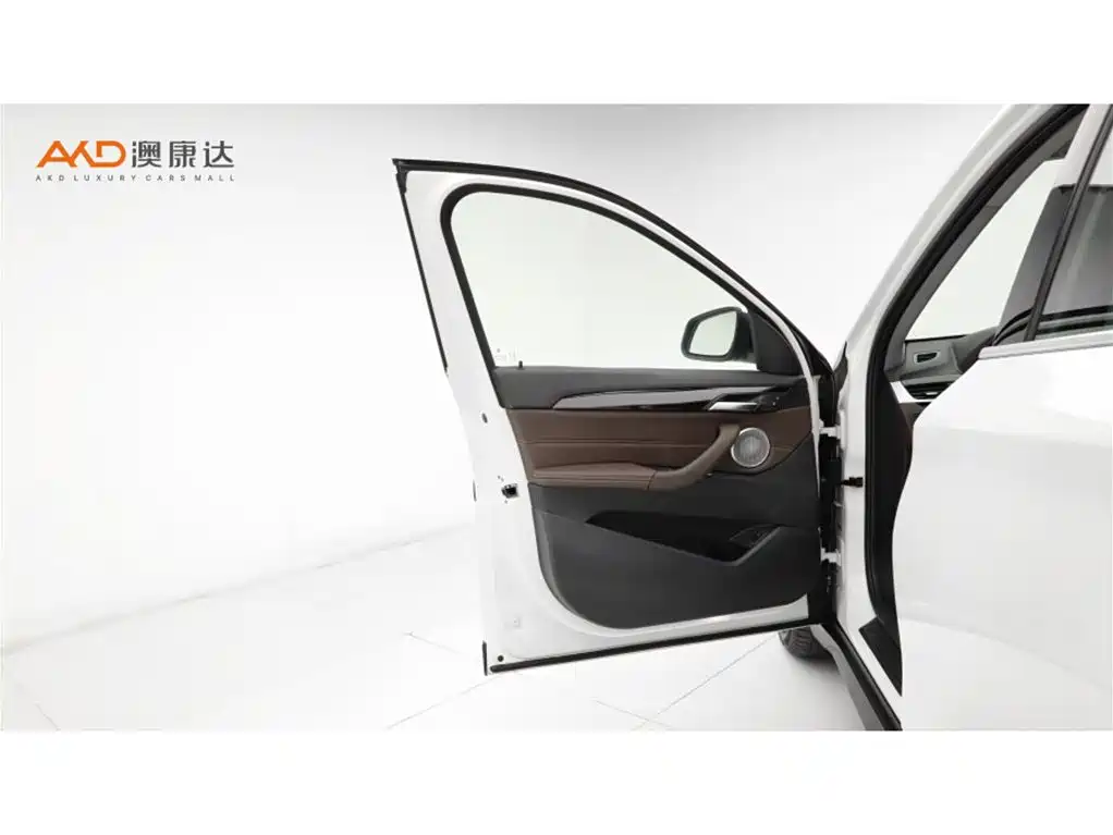 BMW X1 2022 sDrive25Li Leading фото 10