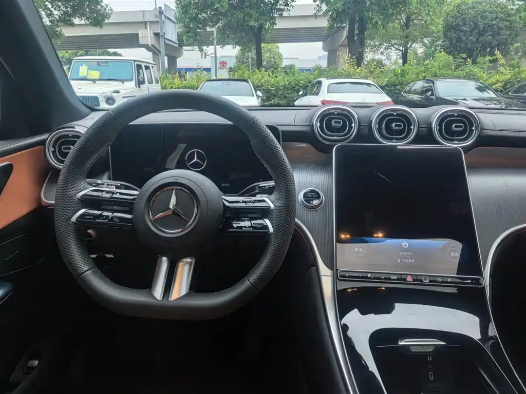 Mercedes-Benz GLC 2024 GLC 260 L 4MATIC Luxury 5-seater фото 14