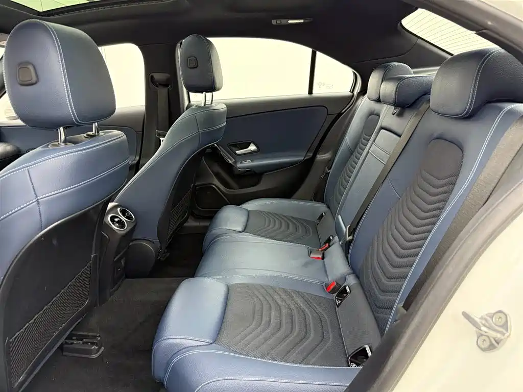 Mercedes-Benz A-Class 2021 A 180 L фото 6