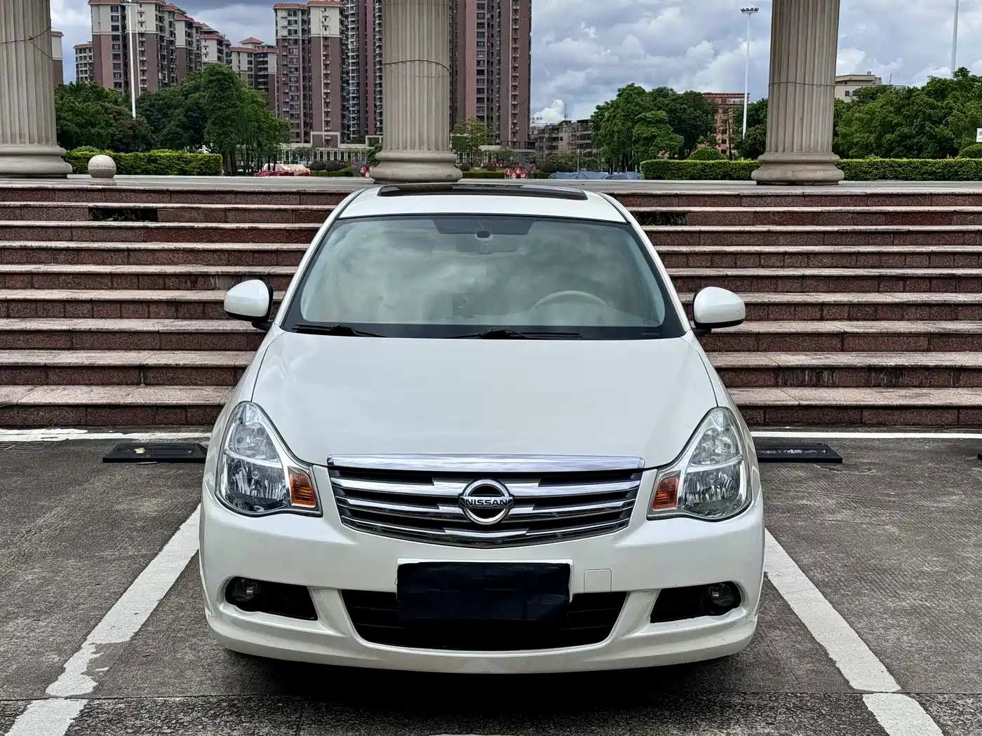 Photo 2 - Nissan Sylphy