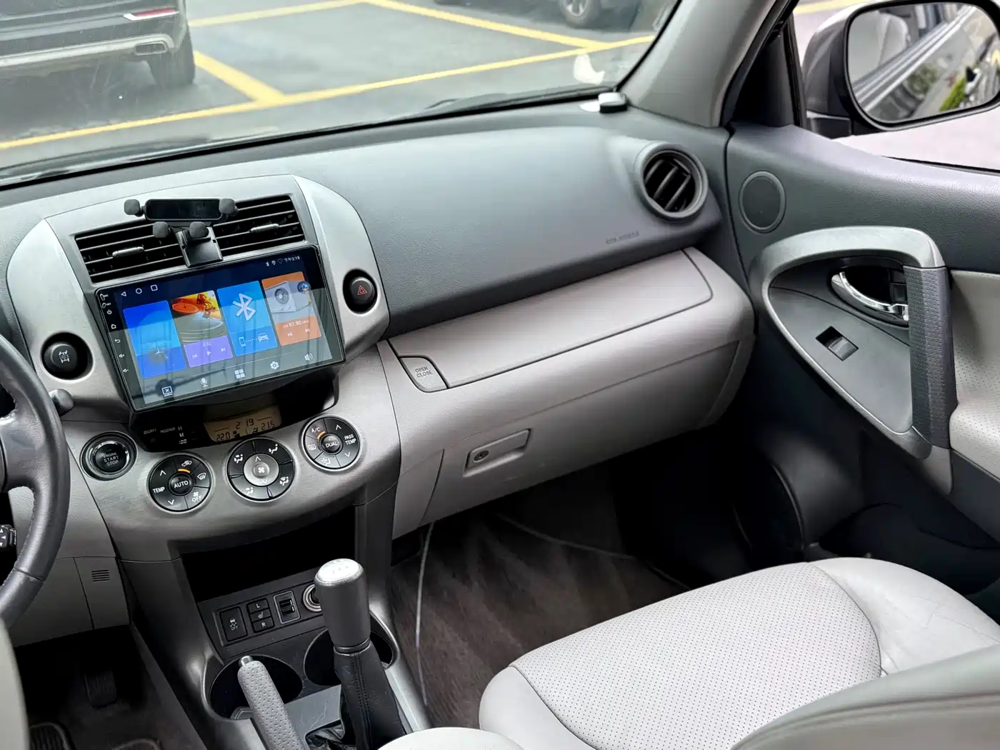 Toyota RAV4 Rongfang 2010 2.4L Manual Luxury Upgrade Edition фото 25