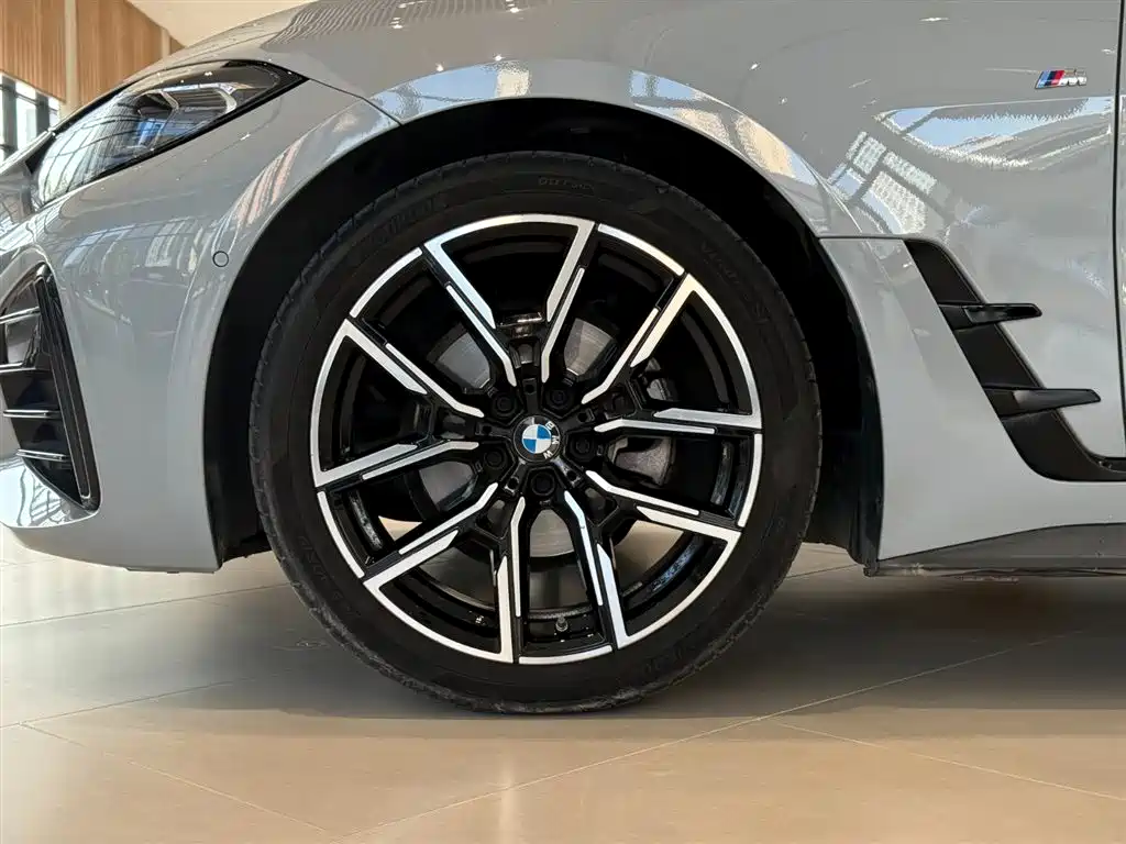 BMW 4 Series 2023 425i Gran Coupe M Sport Shadowline Package фото 2