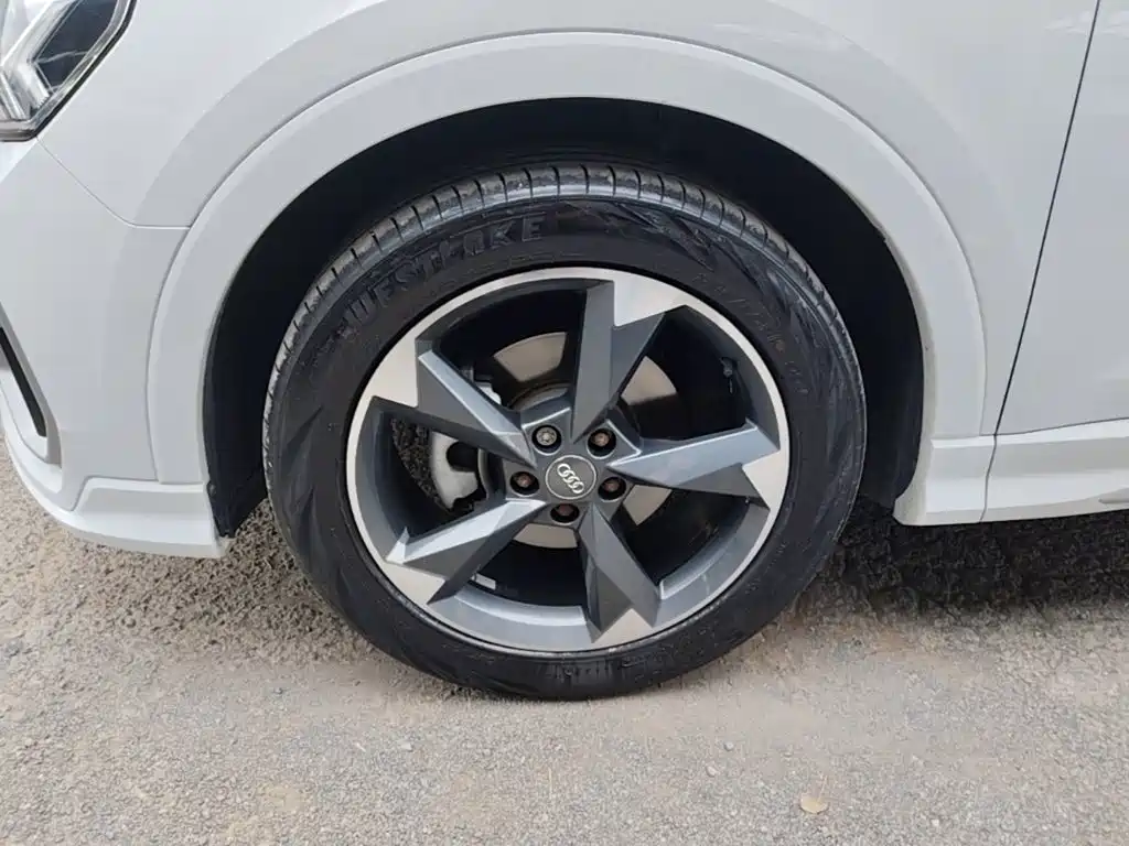 Фото 23 - Audi Q3