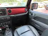 Фото 10 - Jeep Wrangler