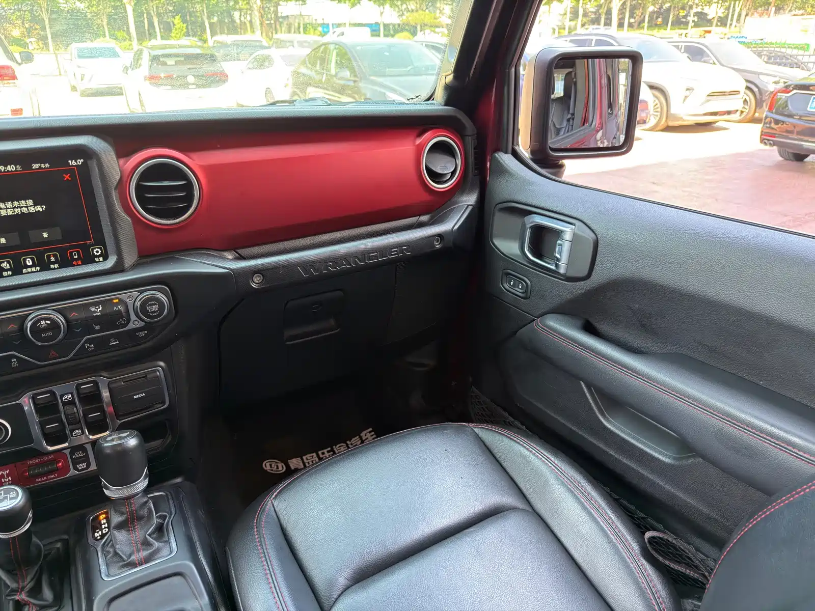 Фото 10 - Jeep Wrangler