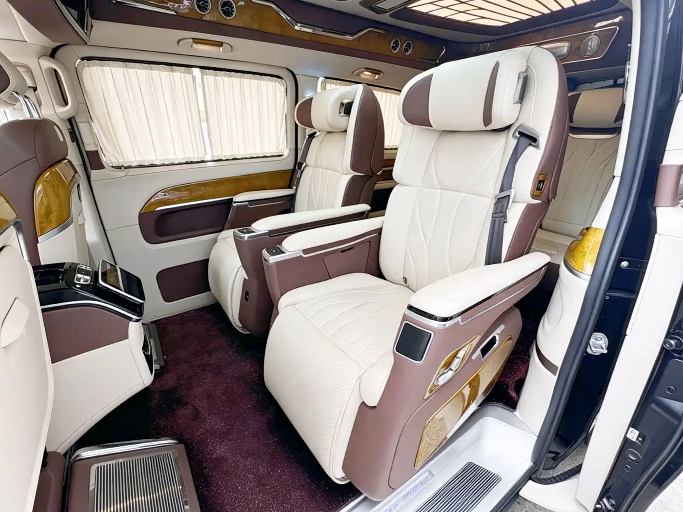 Mercedes-Benz V-Class 2022 V 260 L Long Wheelbase Luxury Edition фото 5