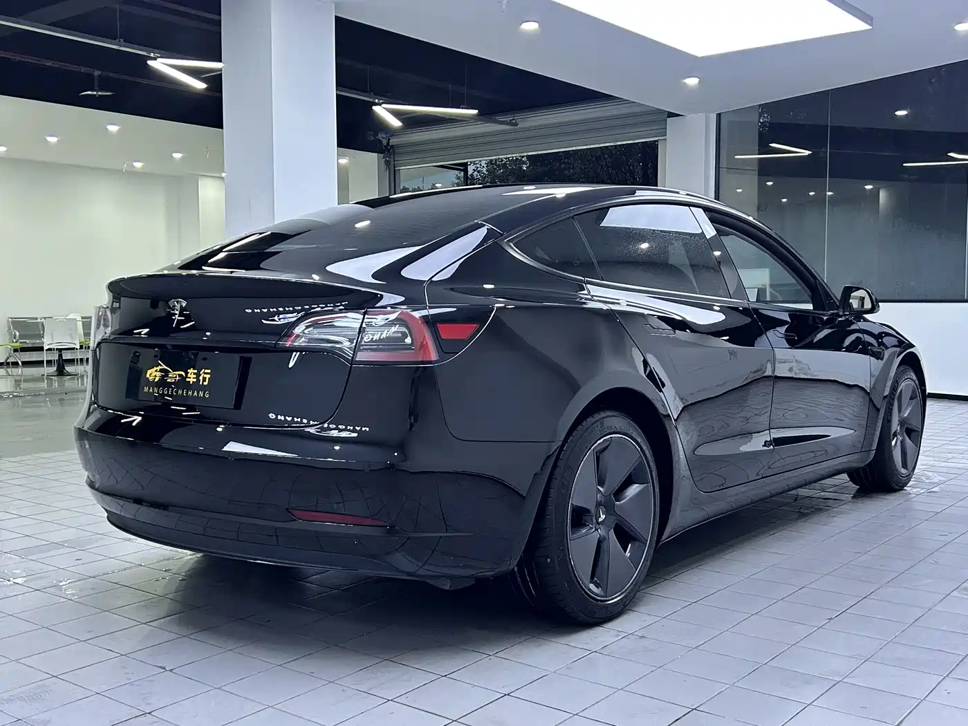 Фото 9 - Tesla Model 3