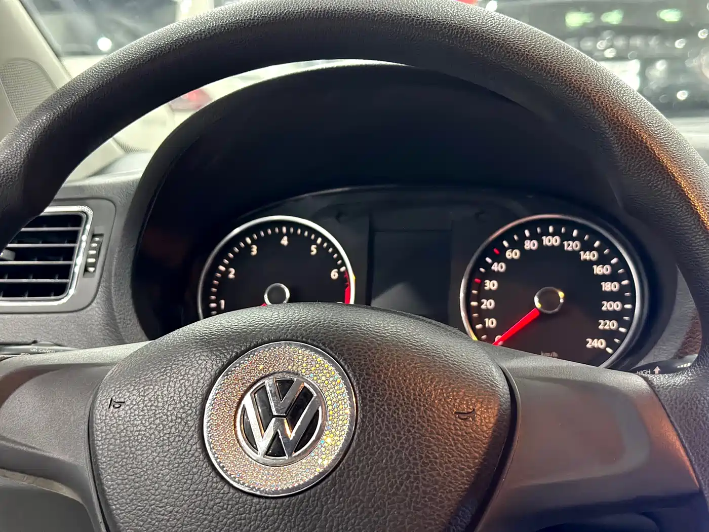 Volkswagen Polo 2014 1.4L Automatic Comfort Edition фото 13
