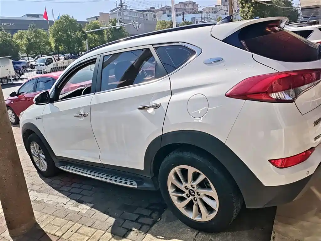 Hyundai Tucson 2018 1.6T DCT 2WD 15th Anniversary Special Edition фото 4