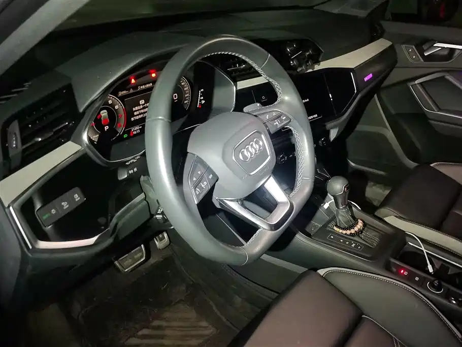 Audi Q3 2024 35 TFSI Fashion Sport фото 15