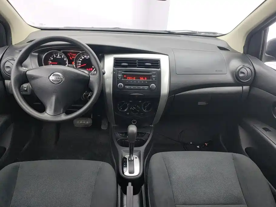 Фото 12 - Nissan Livina