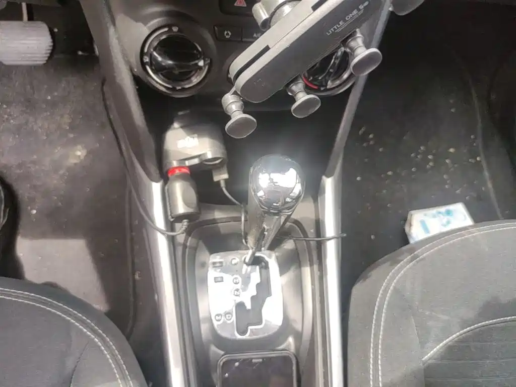Peugeot 2008 2014 1.6L Automatic Trend Edition фото 14