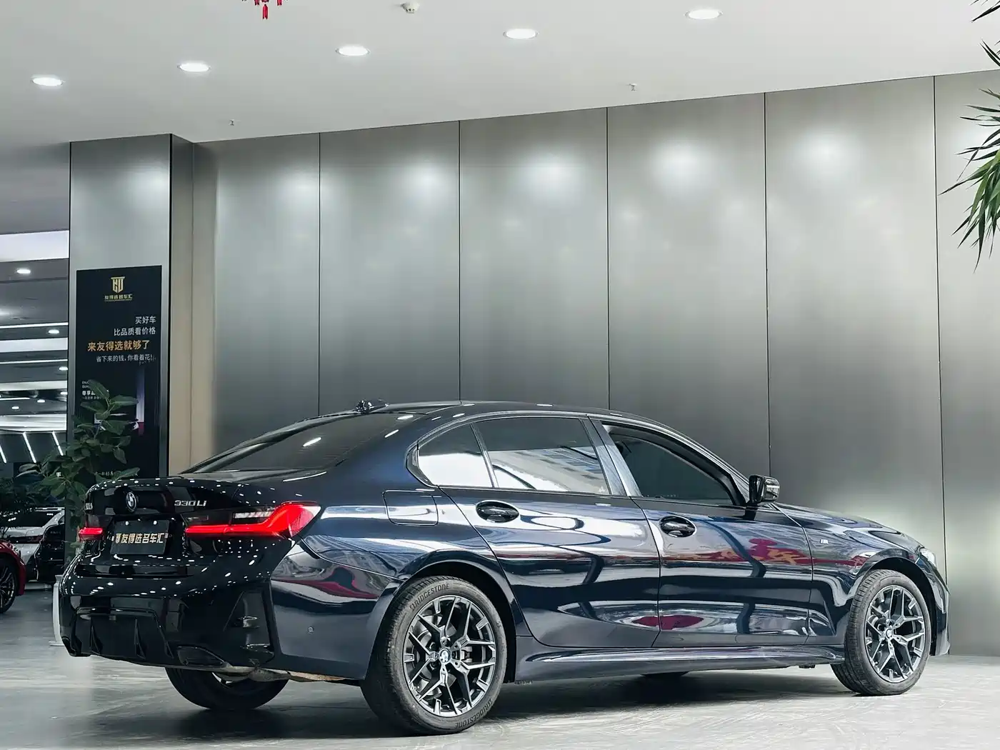 BMW 3 Series 2025 330Li M Sport Night Edition фото 7