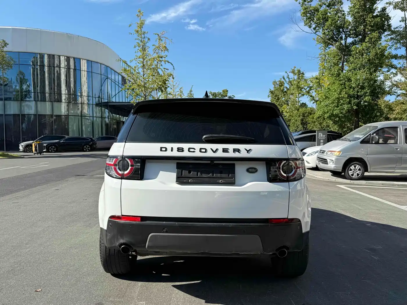 Land Rover Discovery Sport 2018 240PS SE Edition фото 11